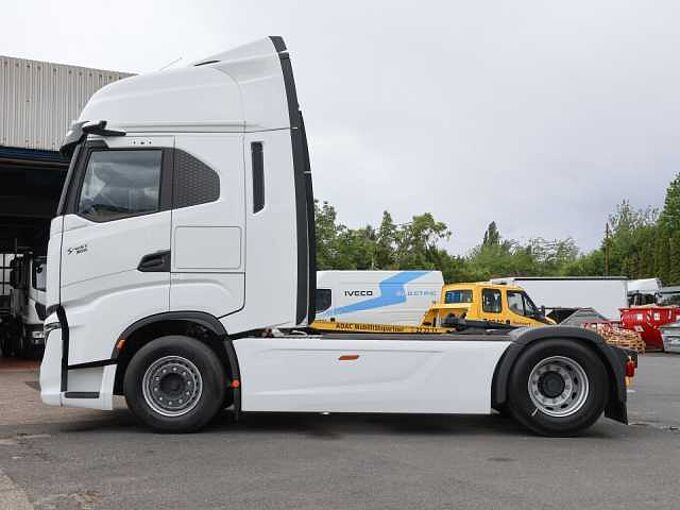 Iveco S-Way AS440S50T/P Sattelzugmaschine