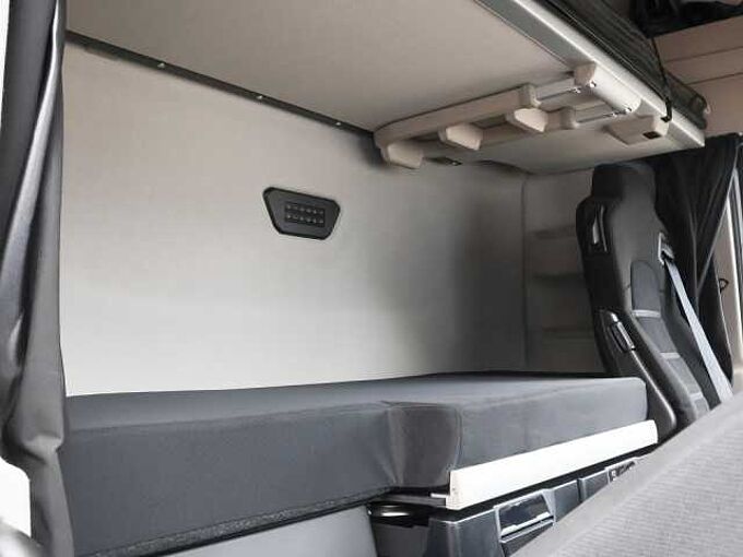 Iveco S-Way AS440S50T/P Sattelzugmaschine