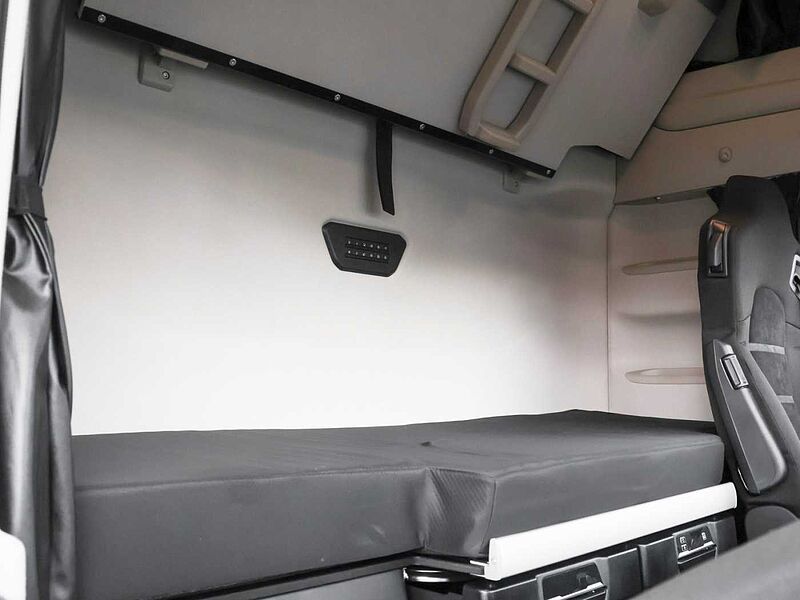 Iveco S-Way AS440S50T/FP Sattelzugmaschine